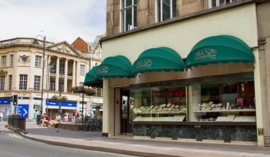 Exterior of Mann Jewellers
